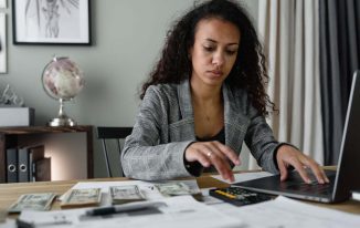 7 Ways to See if You are a Saver or a Spender
